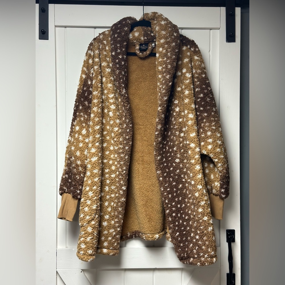 Sherpa shaw collar lounger